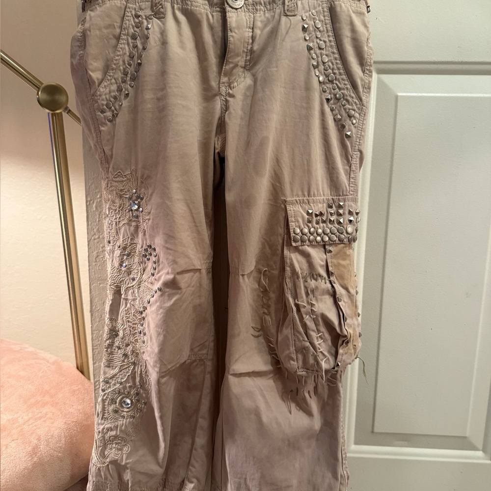 Miss Me Y2K embellished Cargo pants. Gorgeous